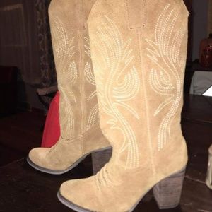 Womend Size 8 Boots